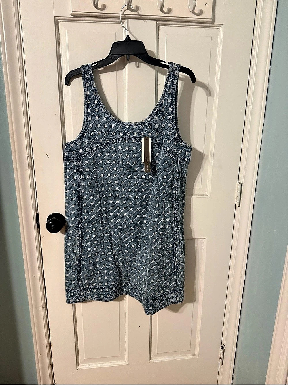 Pilcro Floral Embroidered dress in Blue & White Size Medium NWT